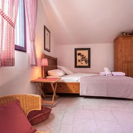 Rustic Rudine Dobrinj